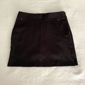 Greg Norman Ladies Golf Skort, Size 2, NWT